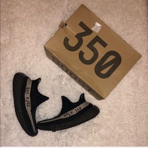 Oreo Yeezy Boost 350 V2